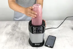 Ninja BL480D Nutri Frozen Fruit Smoothie Video