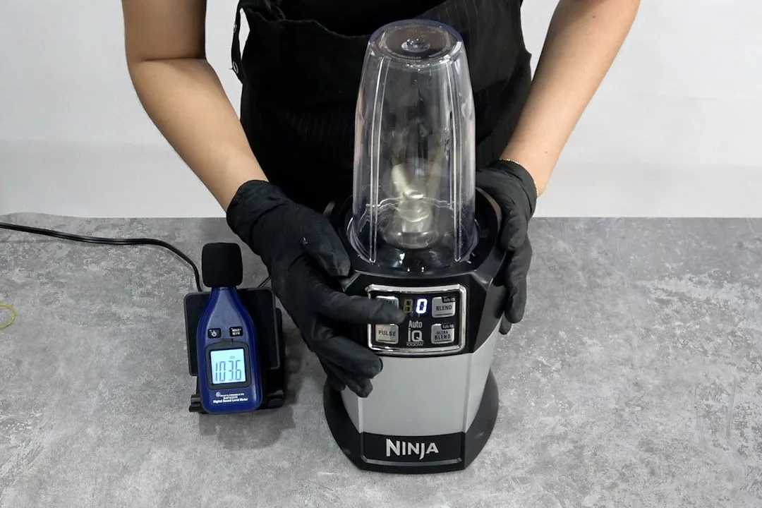  Ninja Nutri Pro Compact Personal Blender, with 18 Oz