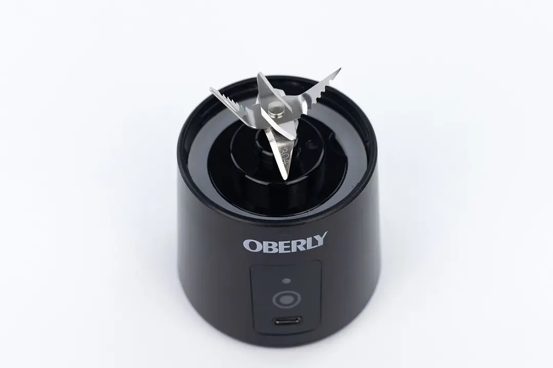 The blade assembly features 6 stainless steel prongs attached to the OBERLY’s motor body.