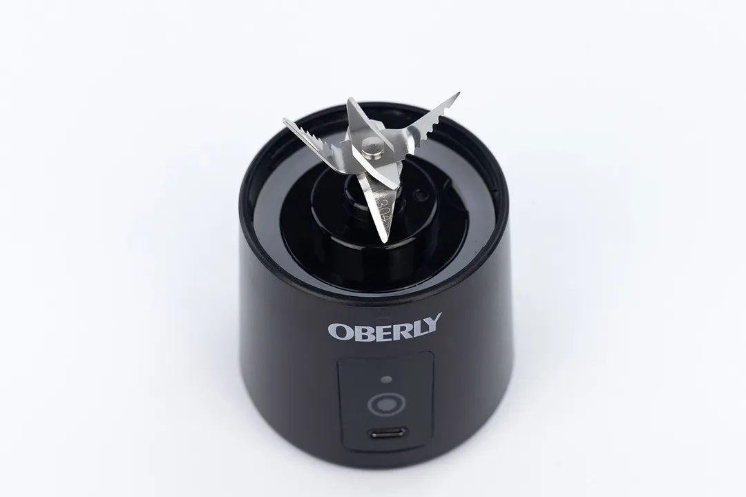 The blade assembly features 6 stainless steel prongs attached to the OBERLY’s motor body.