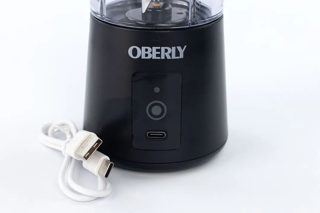 The OBERLY personal blender and its charging cable