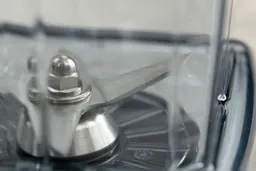 A close up of the Vitamix 5200 blades 