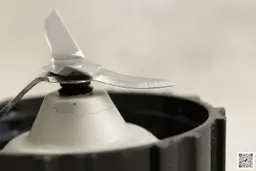 A close-up of the Black+Decker blender’s blade assembly