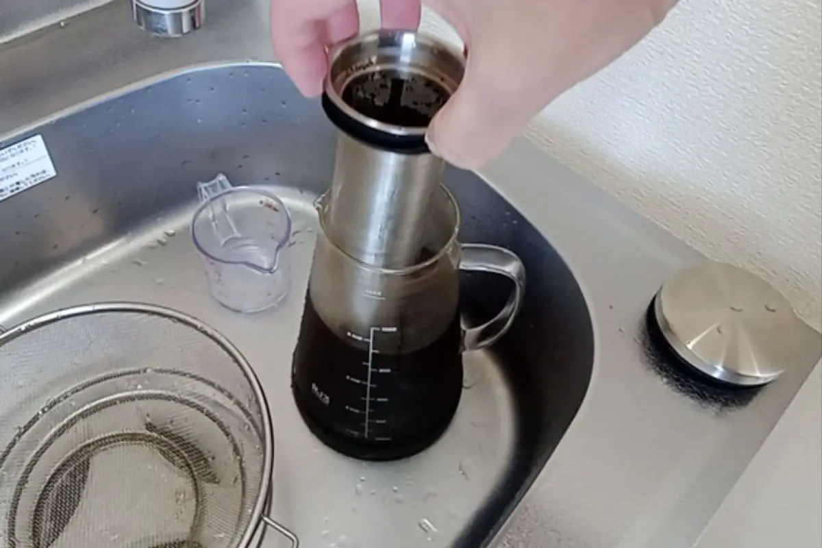 Ovalware Cold Brew Decanting video