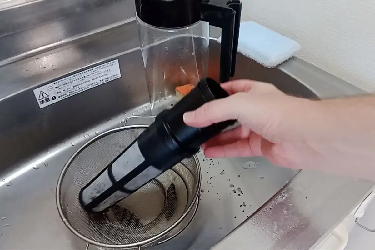 Takeya Cold Brew Cleaning and Storage video