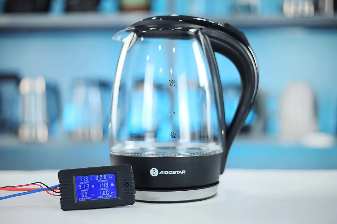 The power meter reads the energy consumption of the Aigostar Electric Kettle 300104LCB to be 149 Wh.