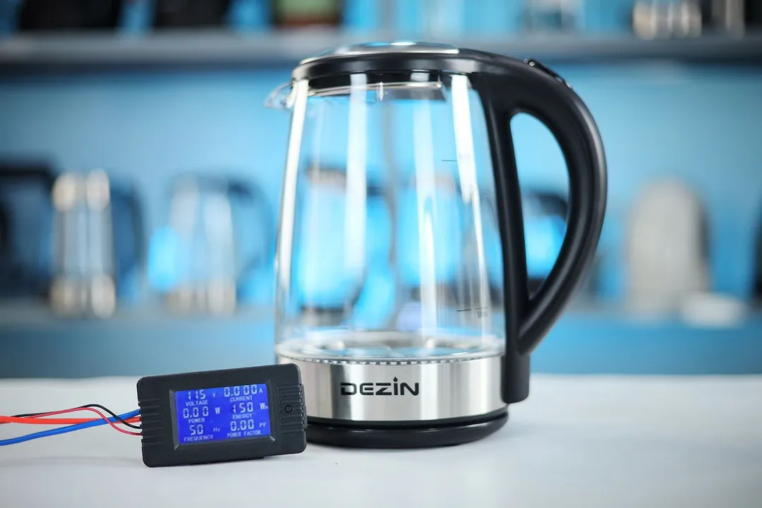 The power meter reads the energy consumption of the Dezin Electric Glass Kettle DZ380 to be 150 Wh.