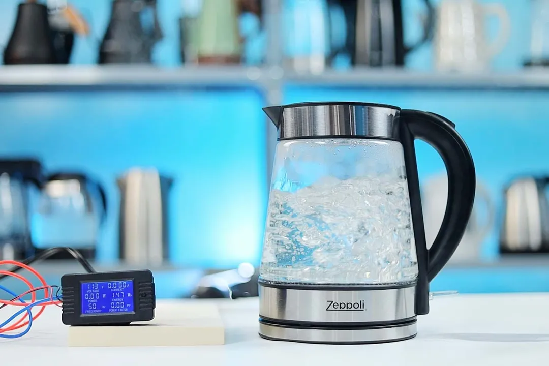 The power meter reads the energy consumption of the Zeppoli Electric Kettle ZPL-KETTLE to be 147 Wh.