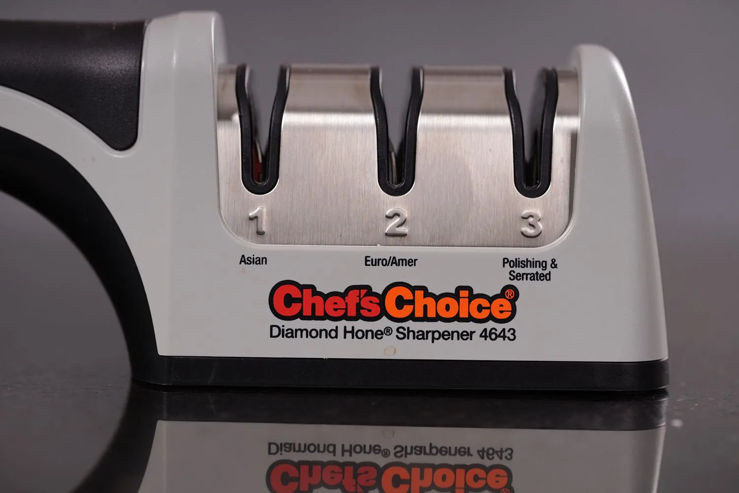 The Chef's Choice 4643 AngleSelect professional manual sharpener is ideal  for both 15- and 20-degree class knives. Using 100 percent diamonds, the  hardest natural substance on earth, our patented abrasives sharpen edges