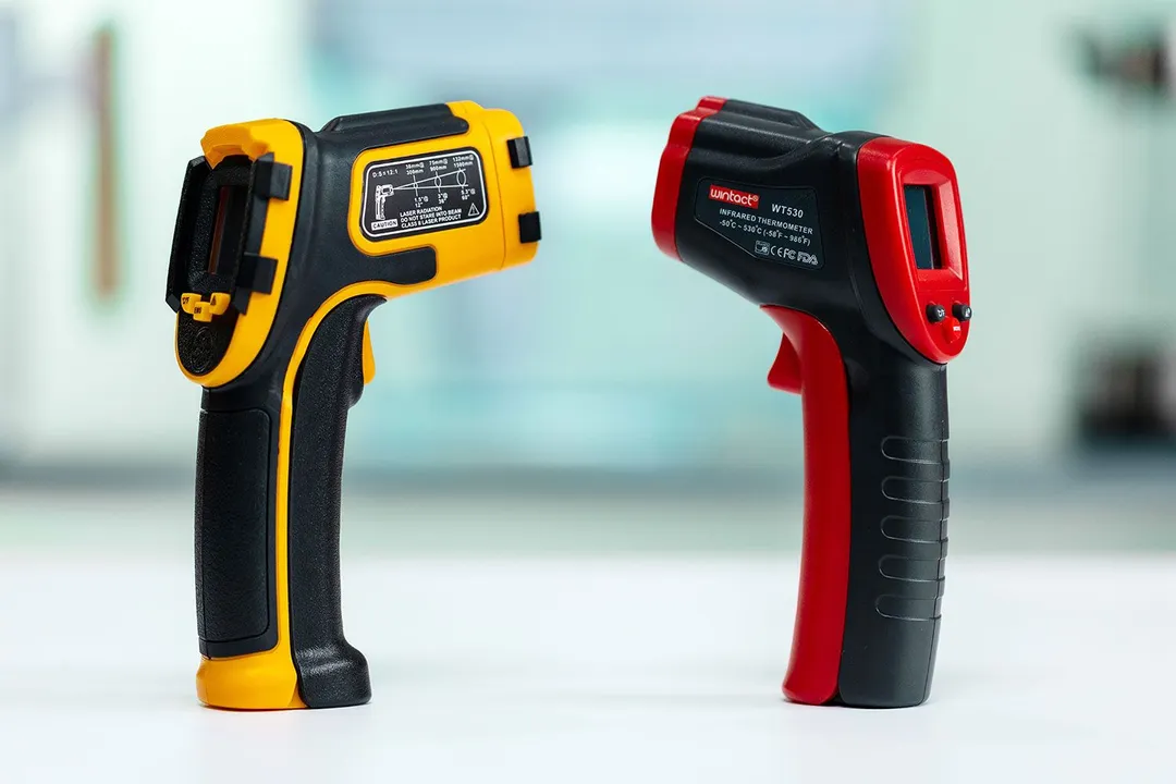 SOVARCATE HS960D Manual vs. Wintact WT530 Infrared Thermometer