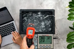The Wintact WT530, from 12 inches away, displays a temperature of 32.3°F on the screen.