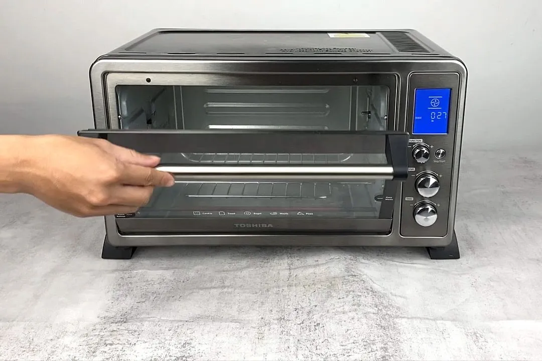 TOSHIBA AC25CEW-SS Large 6-Slice Convection Toaster Oven Countertop,  10-In-One with Toast, Pizza and Rotisserie, 1500W, Stainless Steel,  Includes 6
