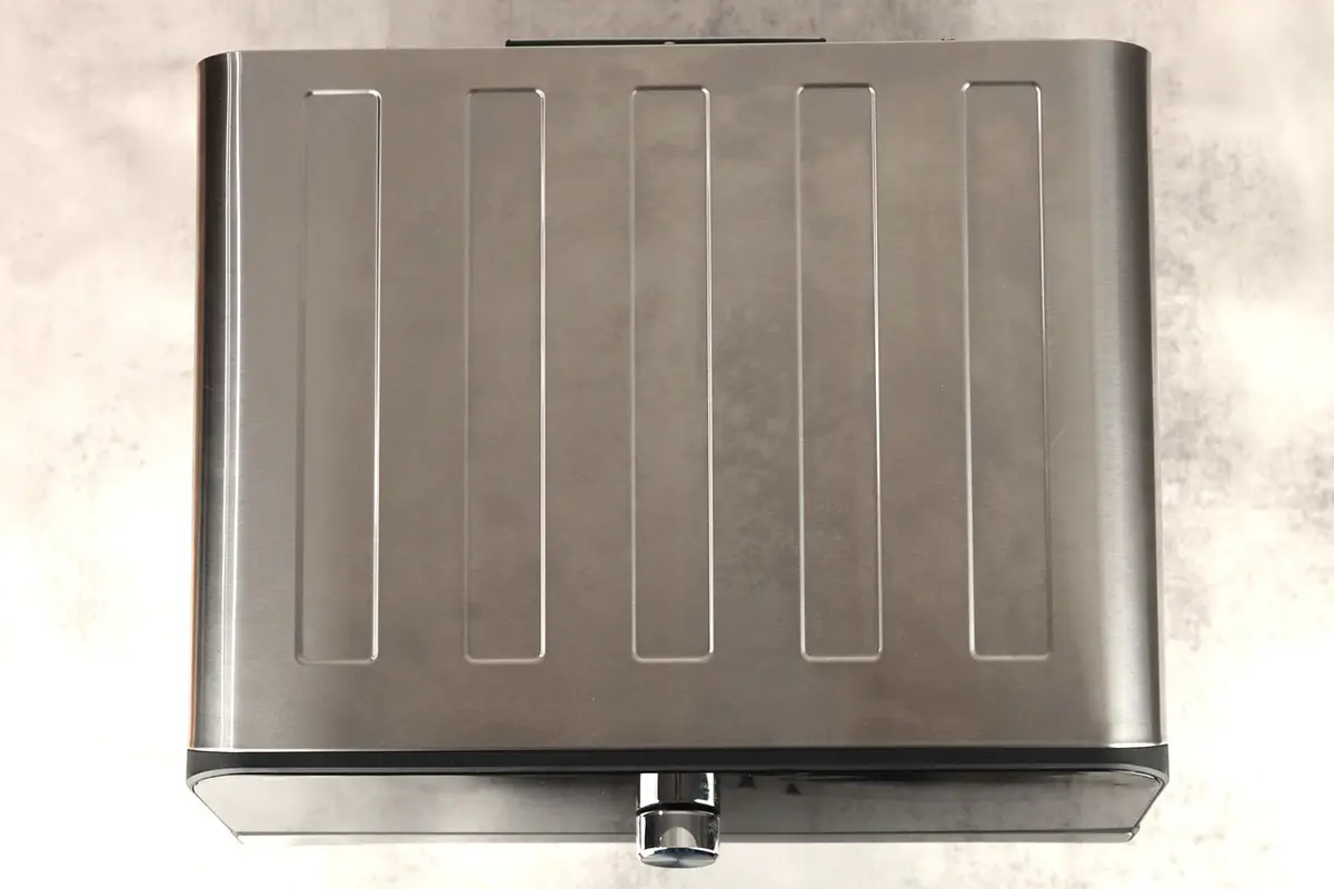 Instant Omni Plus 18L Air Fryer Toaster Oven Exterior 2