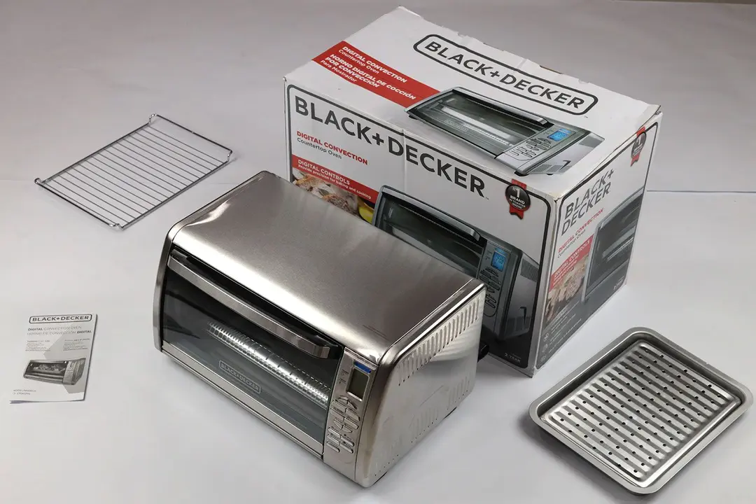 BLACK+DECKER CTO6335S In the Box