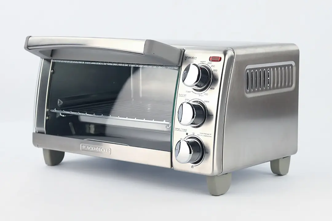 Black and Decker 4 Slice Toaster Oven Exterior 