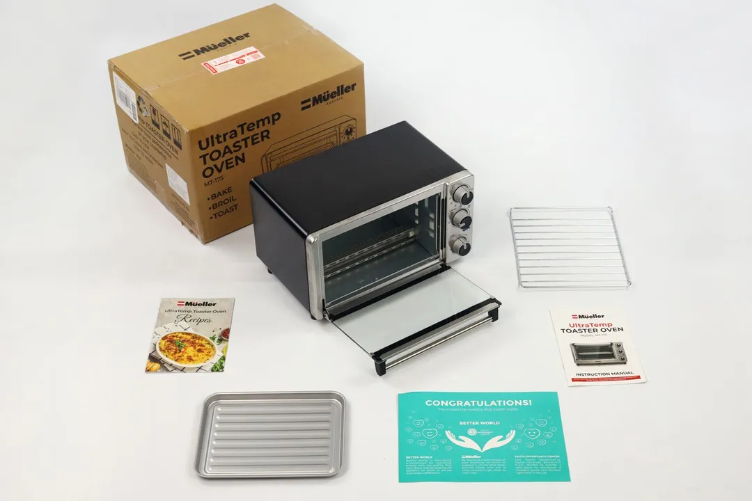 A box, the Mueller MT-175 4-Slice Toaster Oven, a recipe booklet, a baking pan, an oven rack, a user manual, and a brochure.