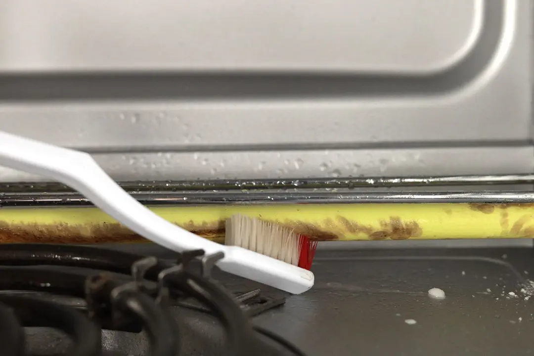 How to Clean a Toaster Oven’s Heating Elements