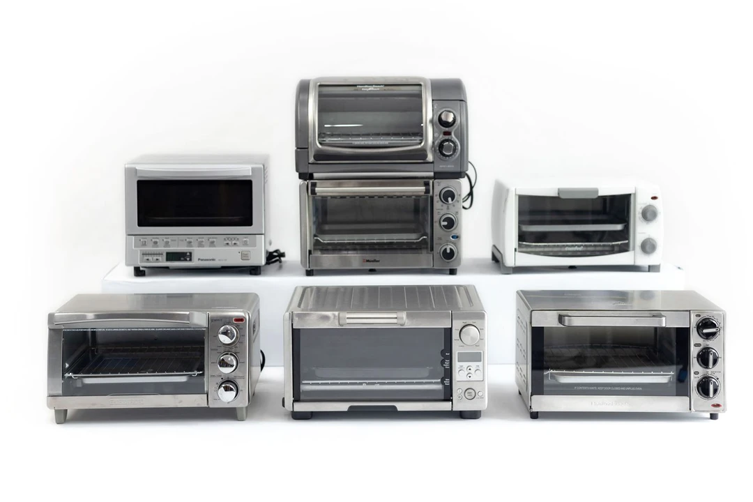  We tested 7 and picked out the 3 best small toaster ovens: Breville BOV450XL, Mueller MT-175, and Panasonic NB-G110P.