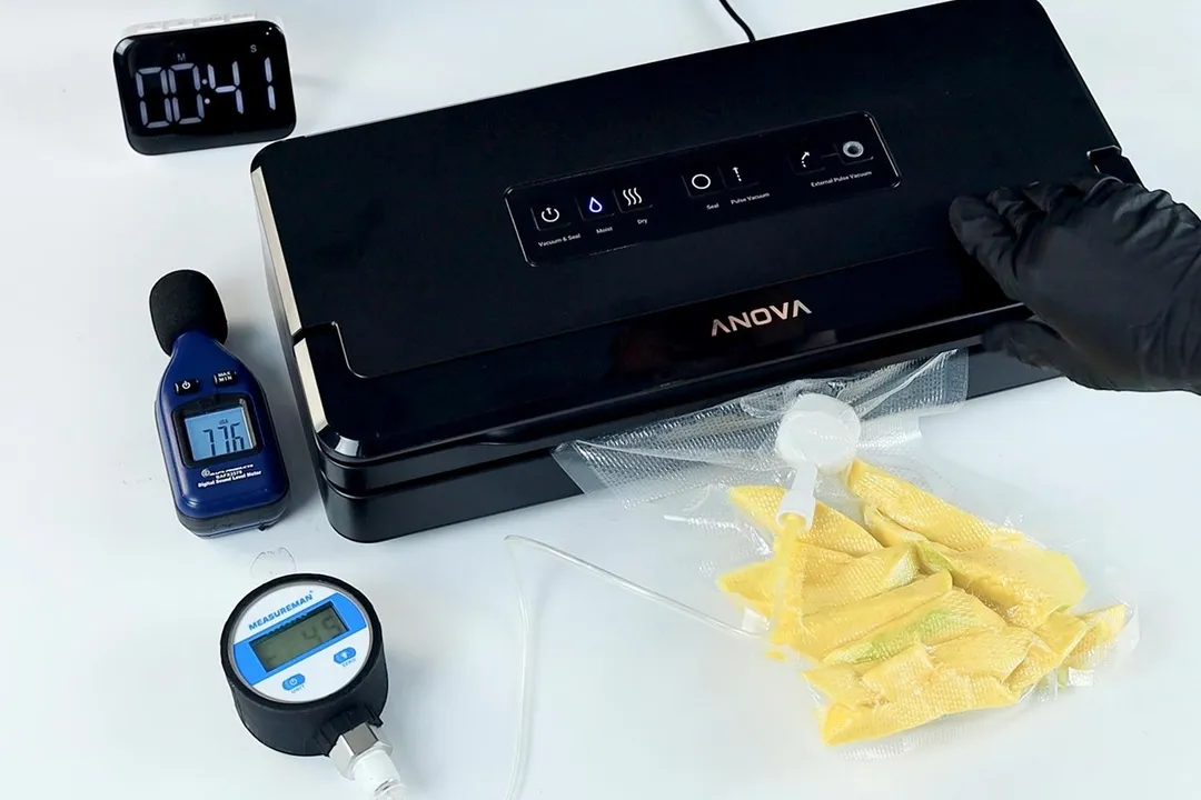 The Anova Precision Pro as it’s performing the first moist food test. It achieved a peak suction of 45 kPA in a working cycle lasting 41 seconds.