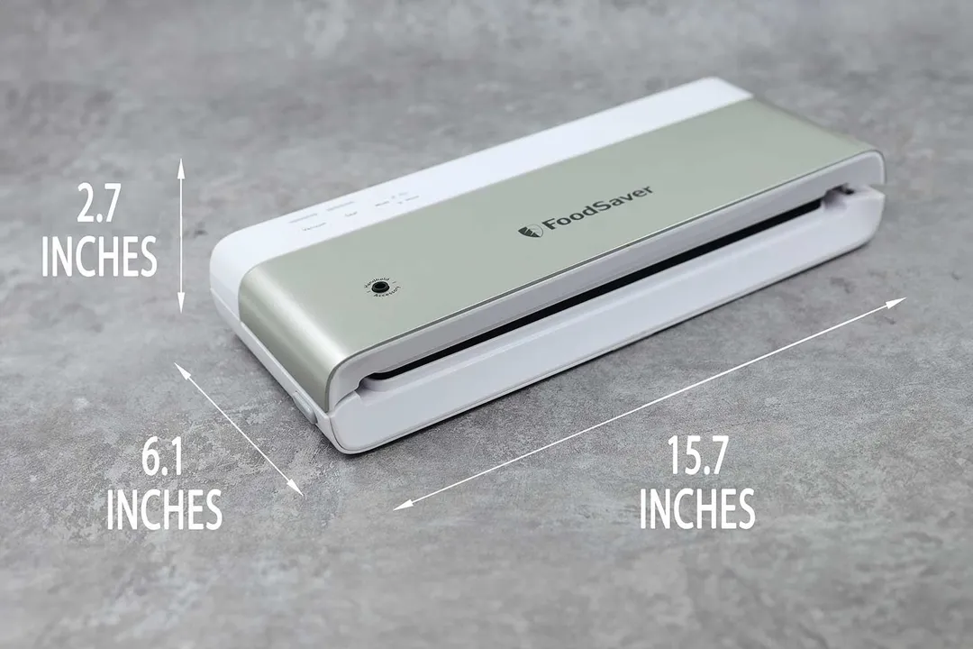The dimensions of the FoodSaver VS-0160 is about average compared to other sealers we’ve tested. It has a length of 15.7 inches, width of 6.1 inches, and a height of 2.7 inches.