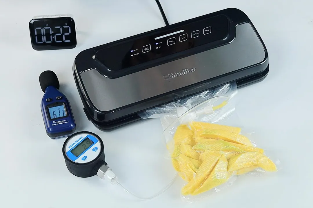 The Mueller MV-1100 vacuum sealer during a moist food test achieves a peak suction of 29 kPA in a 22-second working cycle.