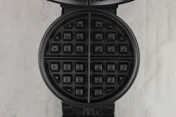 An overview of the Bella 13991’s double waffle plates.
