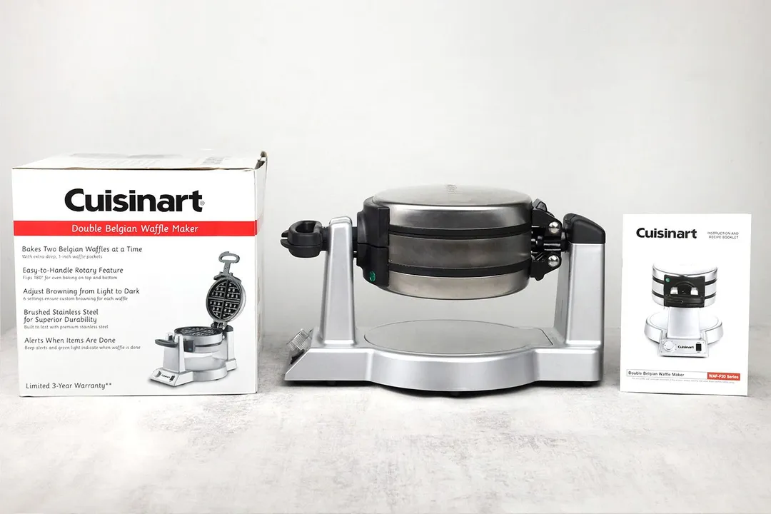 The Cuisinart Double waffle maker WAF-F20P1 with its box and user manual