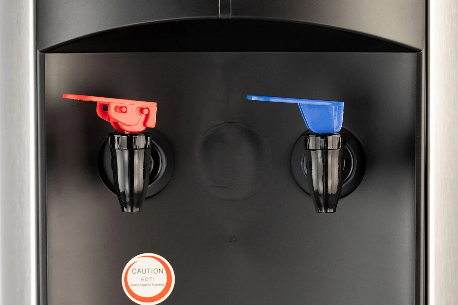 https://cdn.healthykitchen101.com/reviews/images/water-cooler-dispensers/frigidaire-stainless-steel-water-cooler-dispenser-water-dispensers-cld2u05th005z3p88691ubyws.jpg