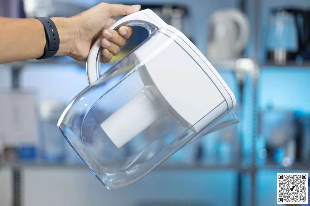 A hand holding and tilting the Brita Everyday