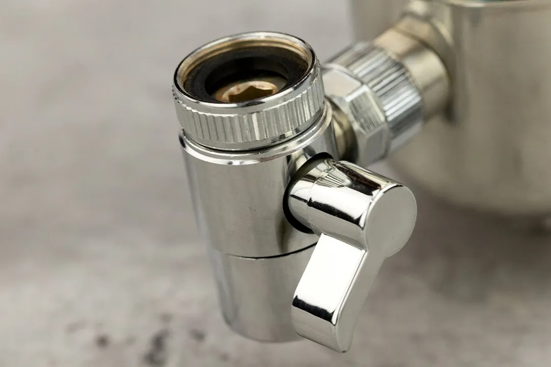 The rotating handle of the Wingsol WS-FM001 water filter’s routing valve.