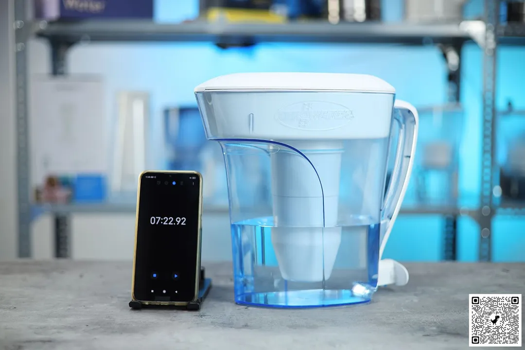 ZeroWater 10 cup pitcher next to smartphone with timer on