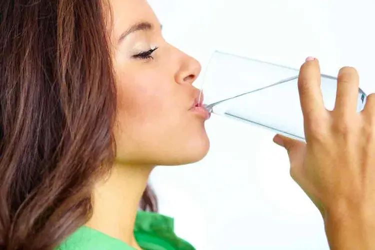 How To Make Alkaline Water: 6 Simple Ways - Healthy Kitchen 101