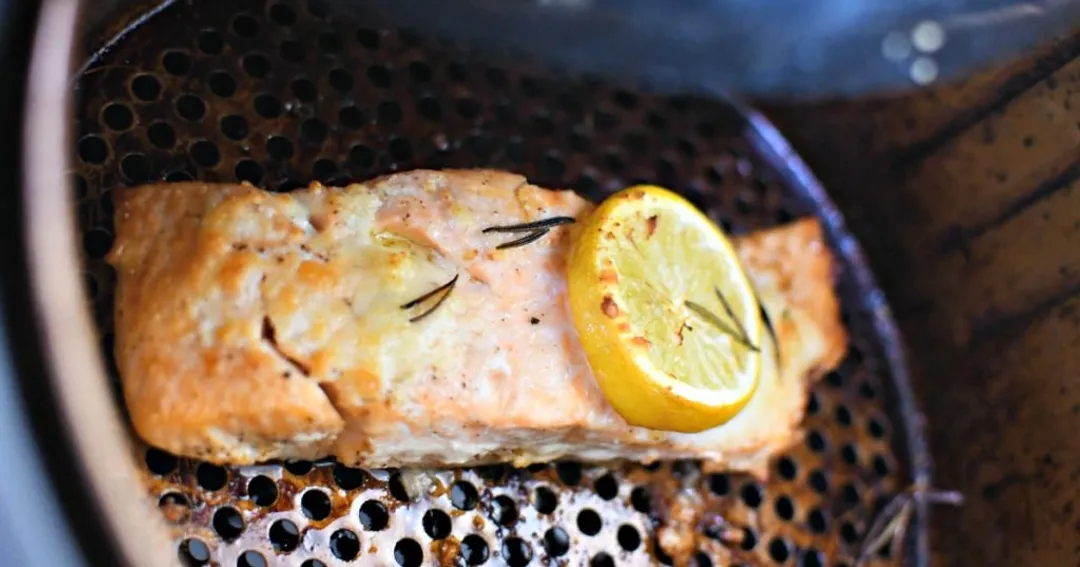 how to reheat salmon in air fryer
