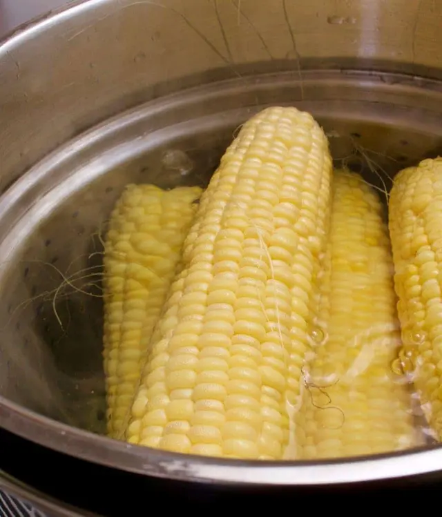 How To Freeze Fresh Corn on the Cob