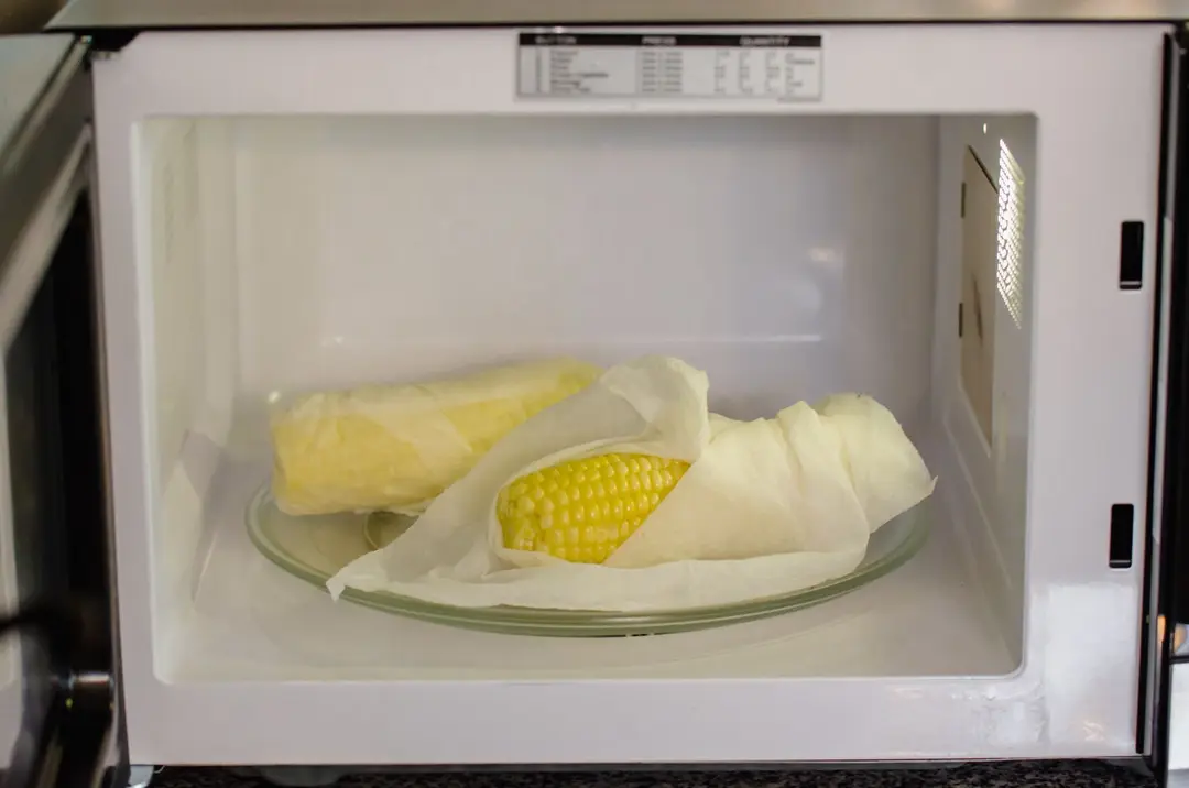 how to reheat corn on the cob in microwave