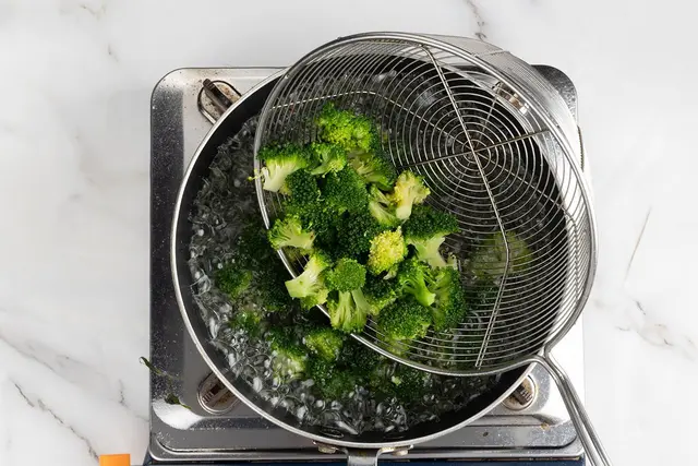 Broccoli Cauliflower Salad RecipeBroccoli Cauliflower Salad Recipe