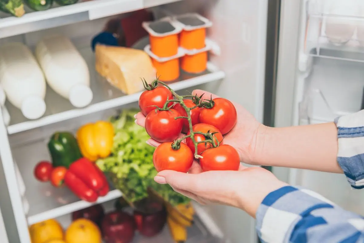 How to Store Tomatoes in the Fridge