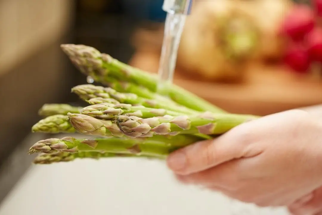 wash asparagus before freeze