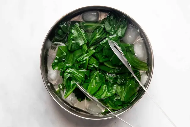 Freezing Spinach Leaves