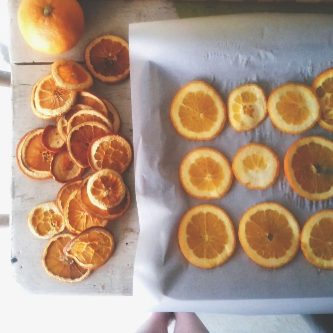 How to Dry Orange Slices in the Microwave