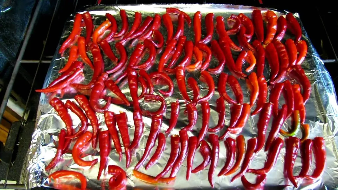 How to Dry Peppers in the Oven
