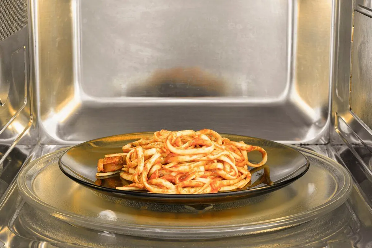 Reheating pasta in the Microwave