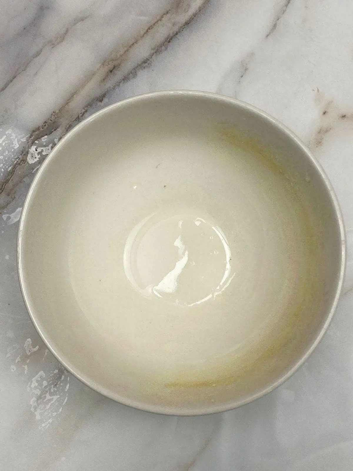 After Cleaning Stain on Ceramic with Baking Soda and Vinegar
