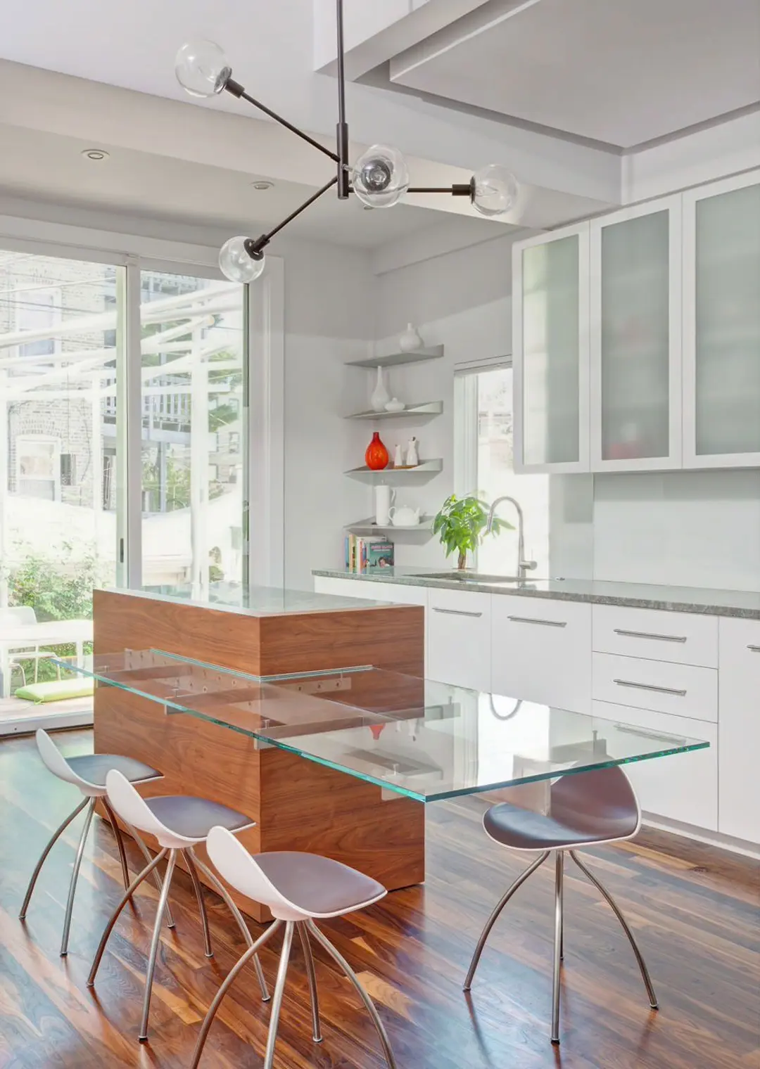 Free-Floating Ideas for Kitchen Islands with Seating