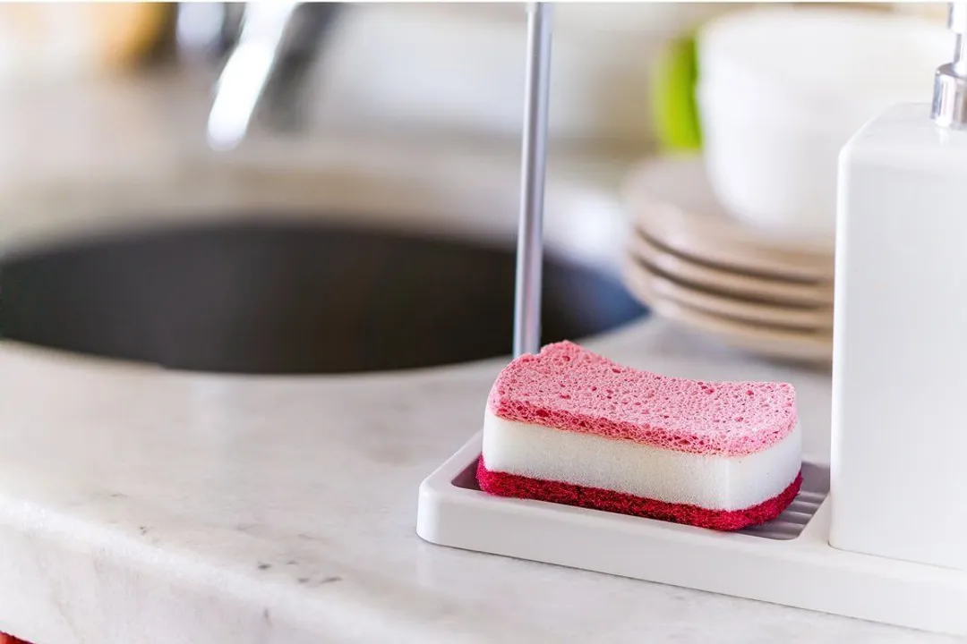 How to Clean Quartz Countertops with Soapy Water 
