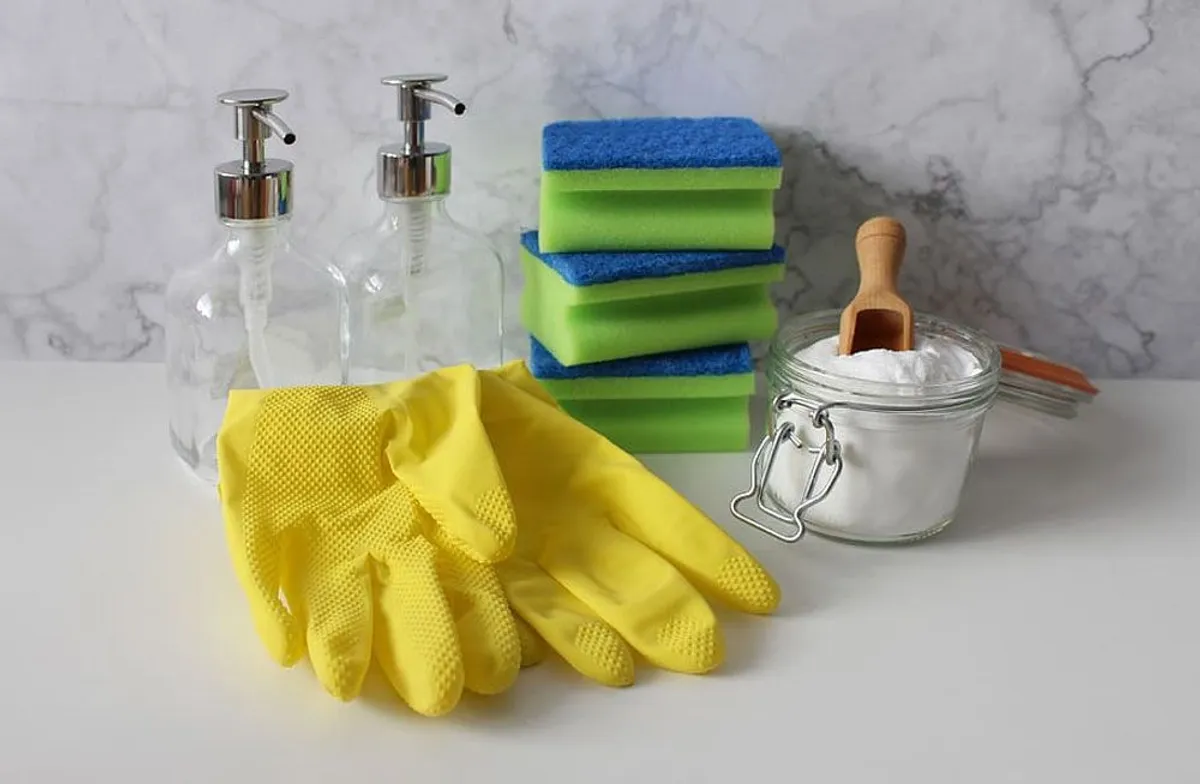 Tips and Safety Notes Cleaning Baking Soda and Vinegar
