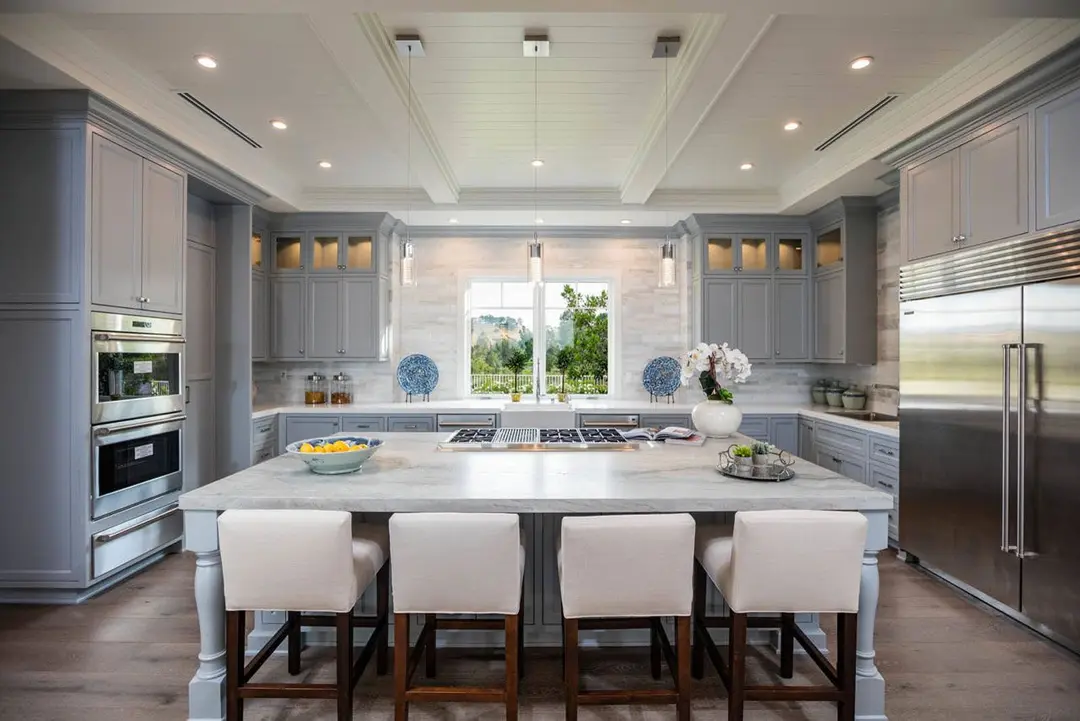 What Kind of Seat to Choose for a Kitchen Island